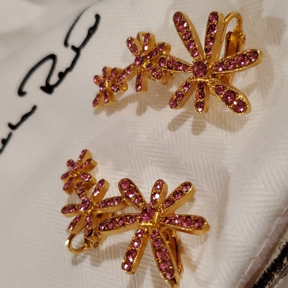 OSCAR DE LA RENTA Crystal Daisy Cuff Earring - Picture 3 of 4
